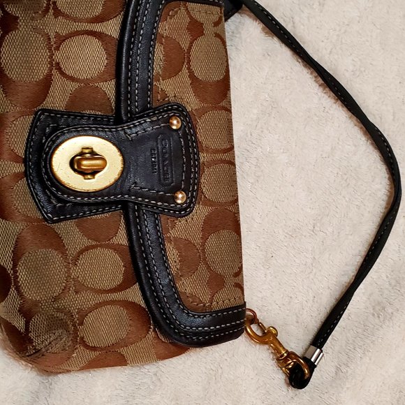 Authentic Coach wristlet - Picture 1 of 3